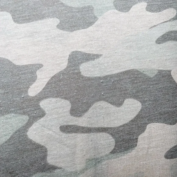 Express One Eleven V-Neck Camo Print Women's Tee - Picture 10 of 11